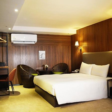 Taipei Heroes Square Hotel Bagian luar foto