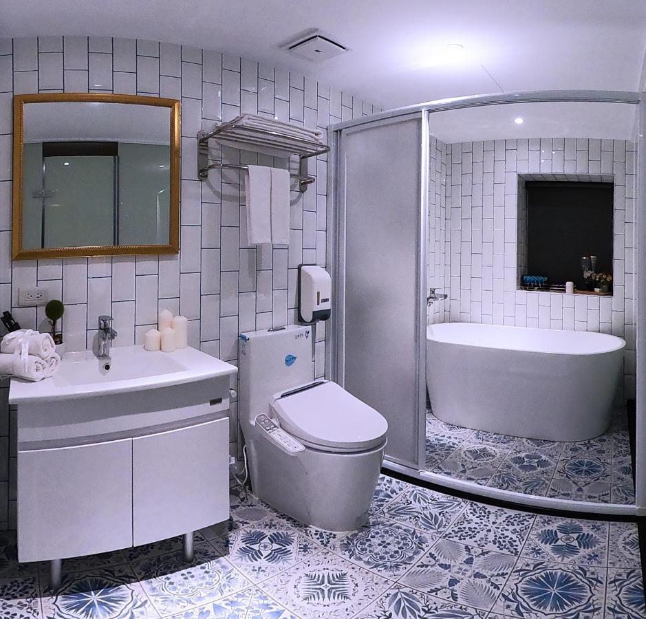Taipei Heroes Square Hotel Bagian luar foto