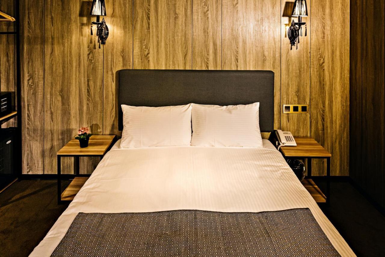 Taipei Heroes Square Hotel Bagian luar foto