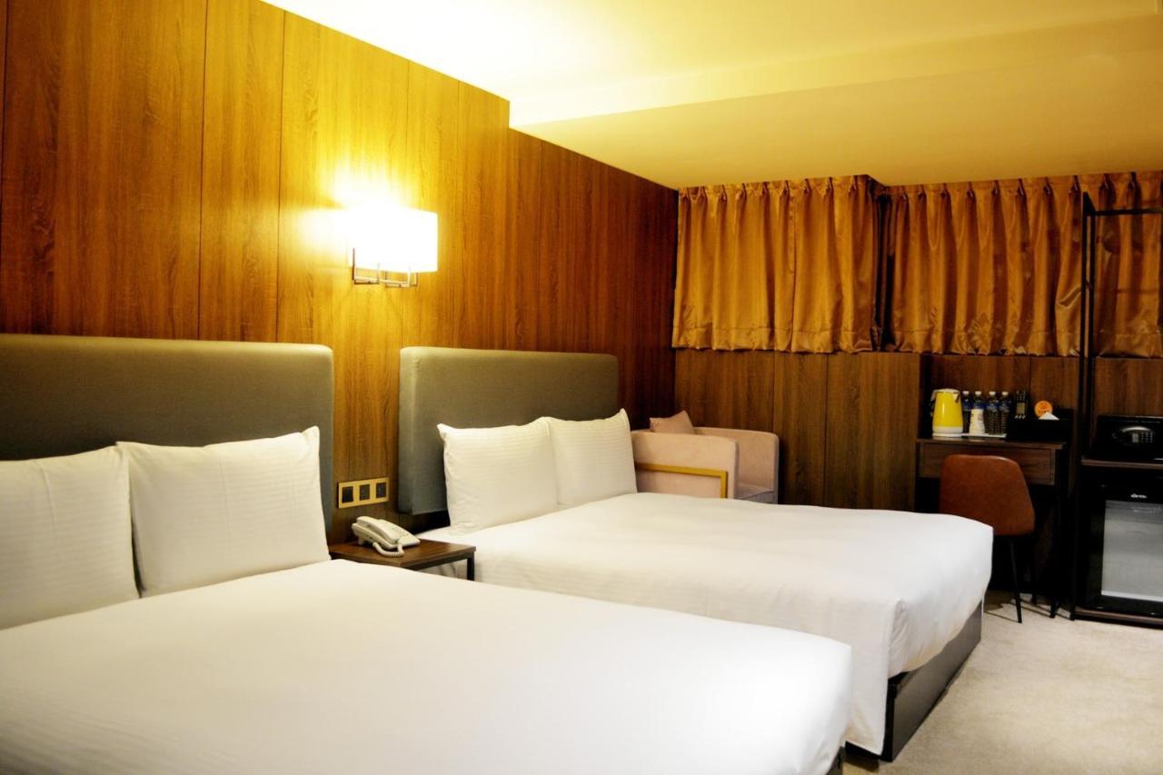 Taipei Heroes Square Hotel Bagian luar foto
